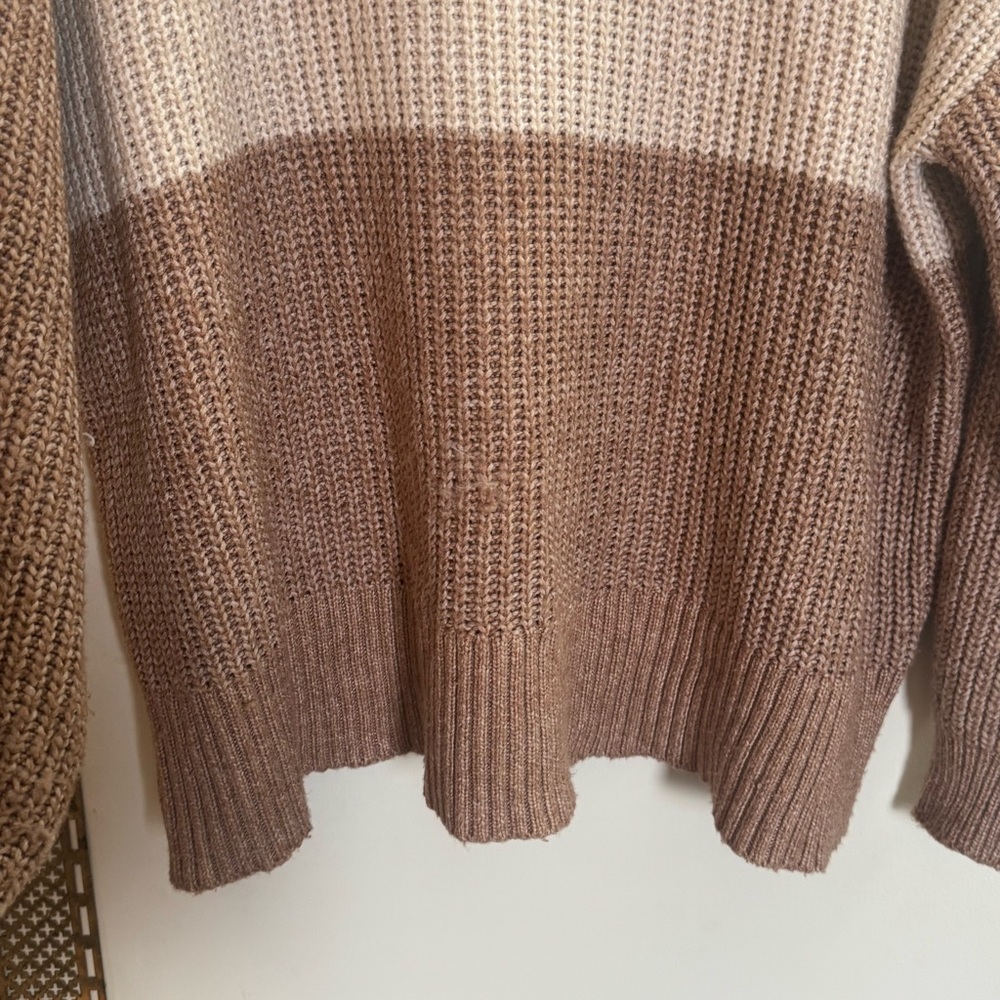 American eagle AE cream brown color block cowl neck sweater size medium - Picture 5 of 11
